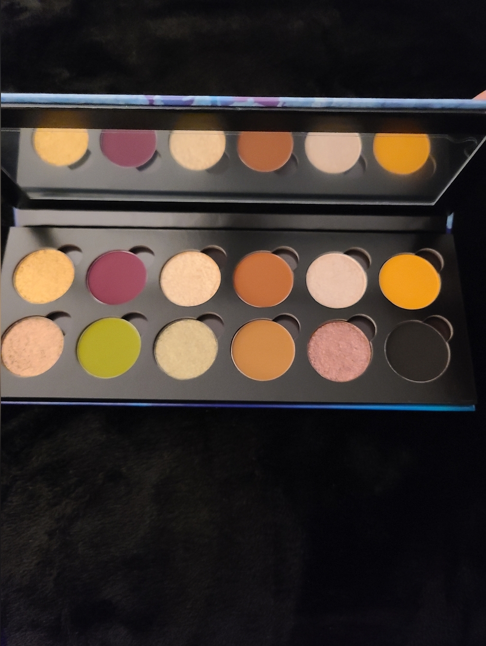 Lunar Beauty 12 Days Of Lunar Eyeshadow Palette